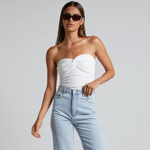 Showpo. Tops - NWT Showpo Jelena Strapless Top